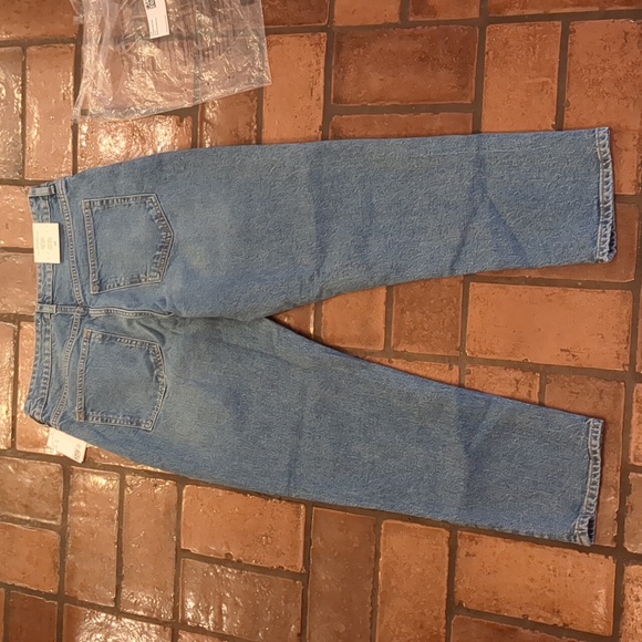 NWT H&M Mom Jeans- 10 - Picture 4 of 4